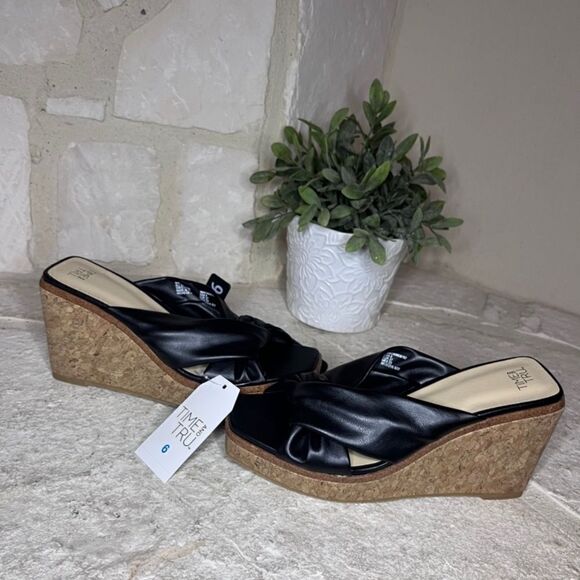Time and Tru black wedges sz 6 - Picture 4 of 10